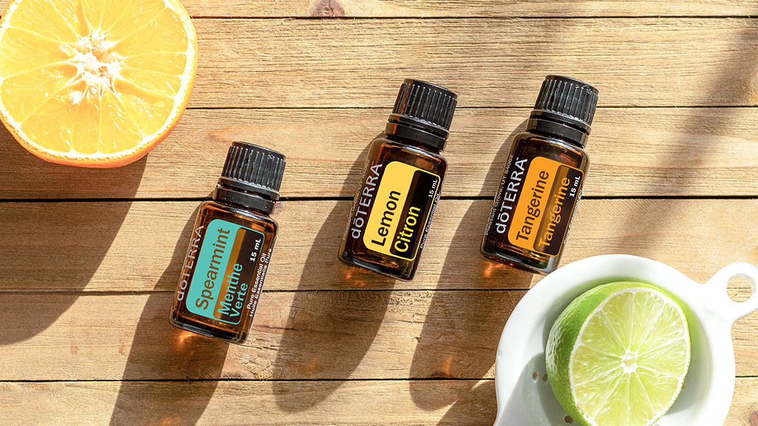 Organic Tangerine Oil - 100% Pure & Natural Orange Tangerine Essential Oil  – VedaOils USA